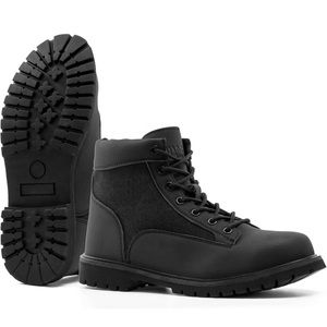 Size 7 women’s Suadex work boots.